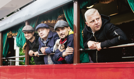 Bilon i Nowa Ferajna zagrali koncert w zabytkowym tramwaju! - zdjęcia