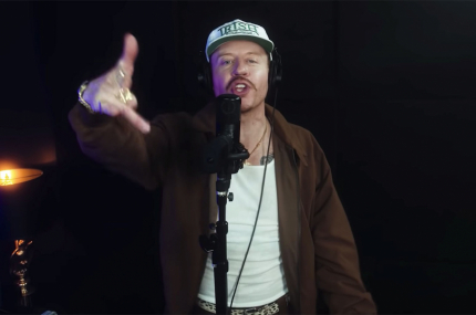 Macklemore świętuje zmianę prezydenta specjalnym freestylem